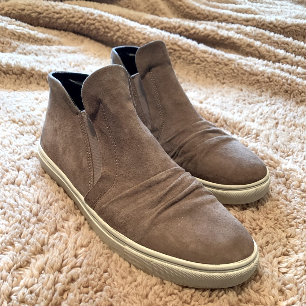 Steve Madden slouchy slip on